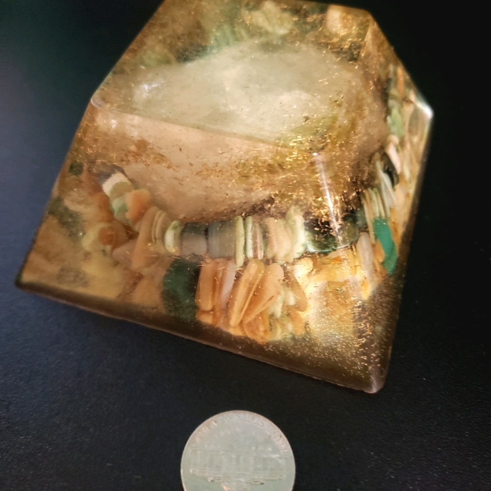 Handmade Orgonite Crystal & Fluorite Generator